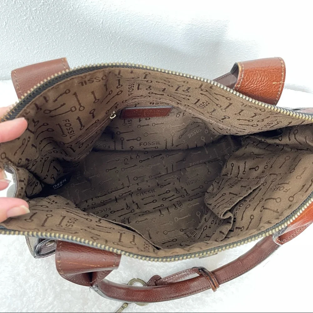 Fossil Vintage Reissue Leather Satchel Purse - Key details